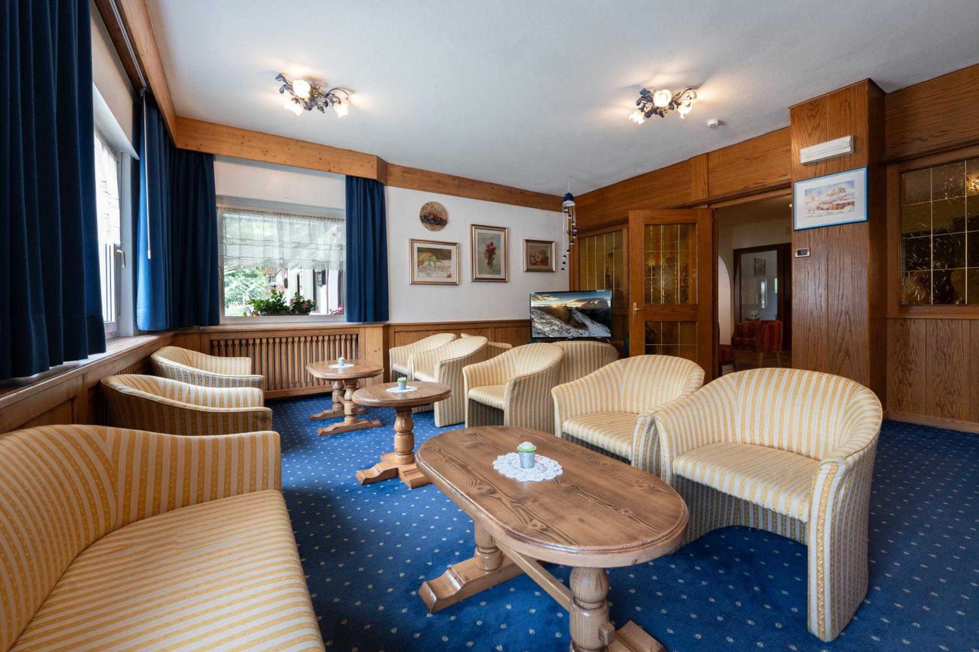 Hotel Mary Pozza di Fassa Extérieur photo